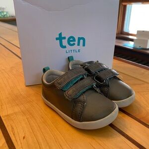 Ten littles toddler shoes 5.5
